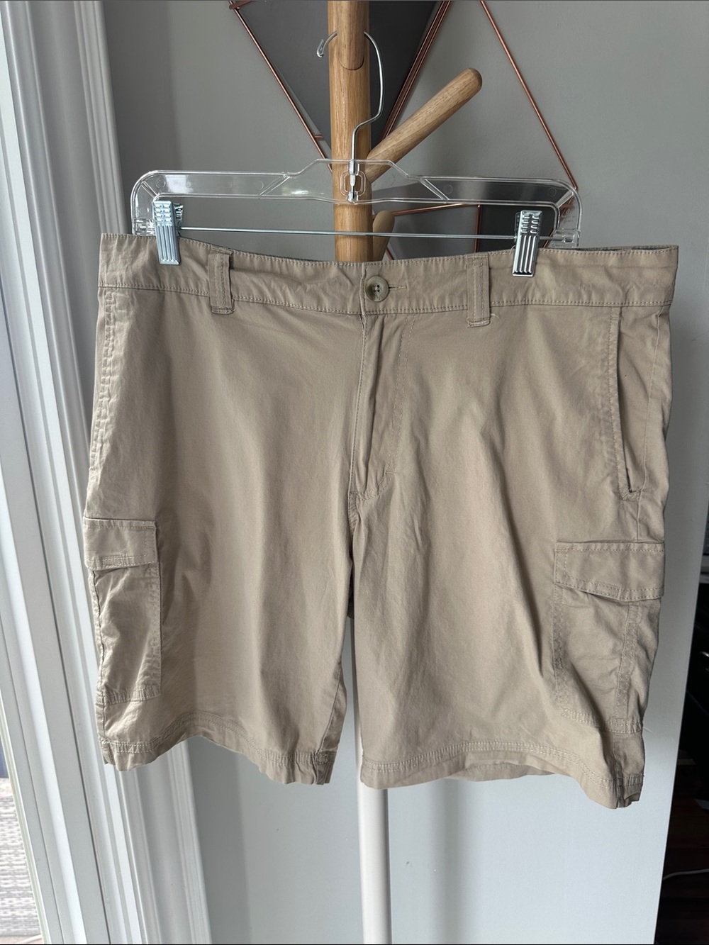 COLUMBIA Men's Tan Khaki Cargo Shorts Outdoors Hiking Waist Size 36 Length 10